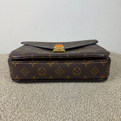 Louis Vuitton Pochette Métis – Monogram Canvas