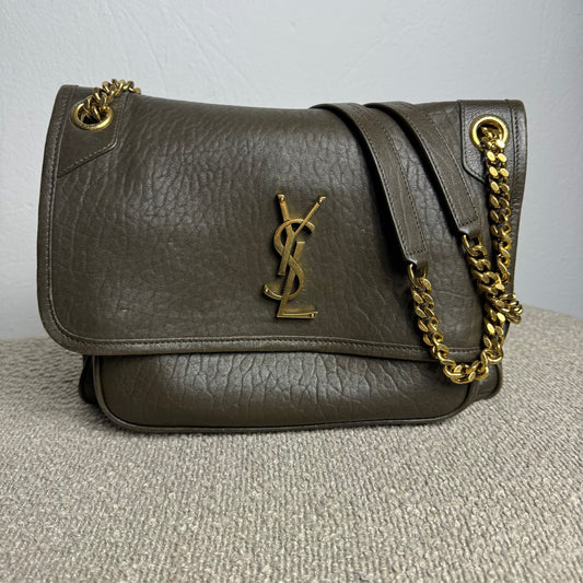 Yves Saint Laurent NIKI Medium aus genarbtem Lammleder