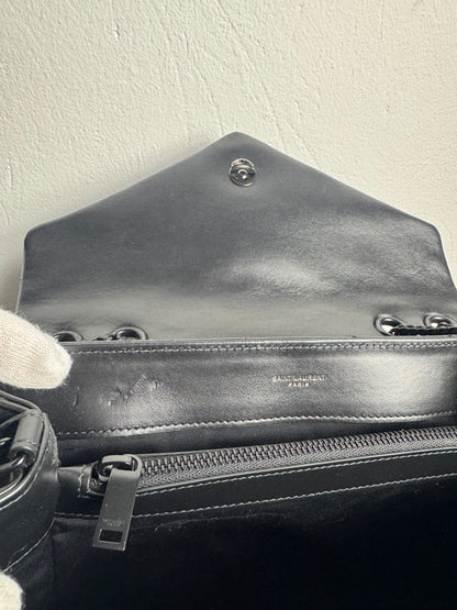 Yves Saint Laurent Loulou Medium – Schwarz mit schwarzer Hardware