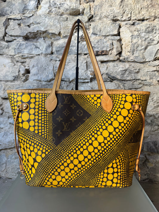 Louis Vuitton x Yayoi Kusama Neverfull – Monogram Dots Limited Edition