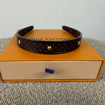 Louis Vuitton MNG Resin Haarreif – Monogram mit goldfarbenen Details