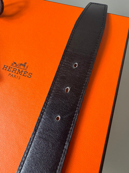 Hermès Wendegürtel – Dunkelbraun/Schwarz mit silberfarbener H-Schnalle