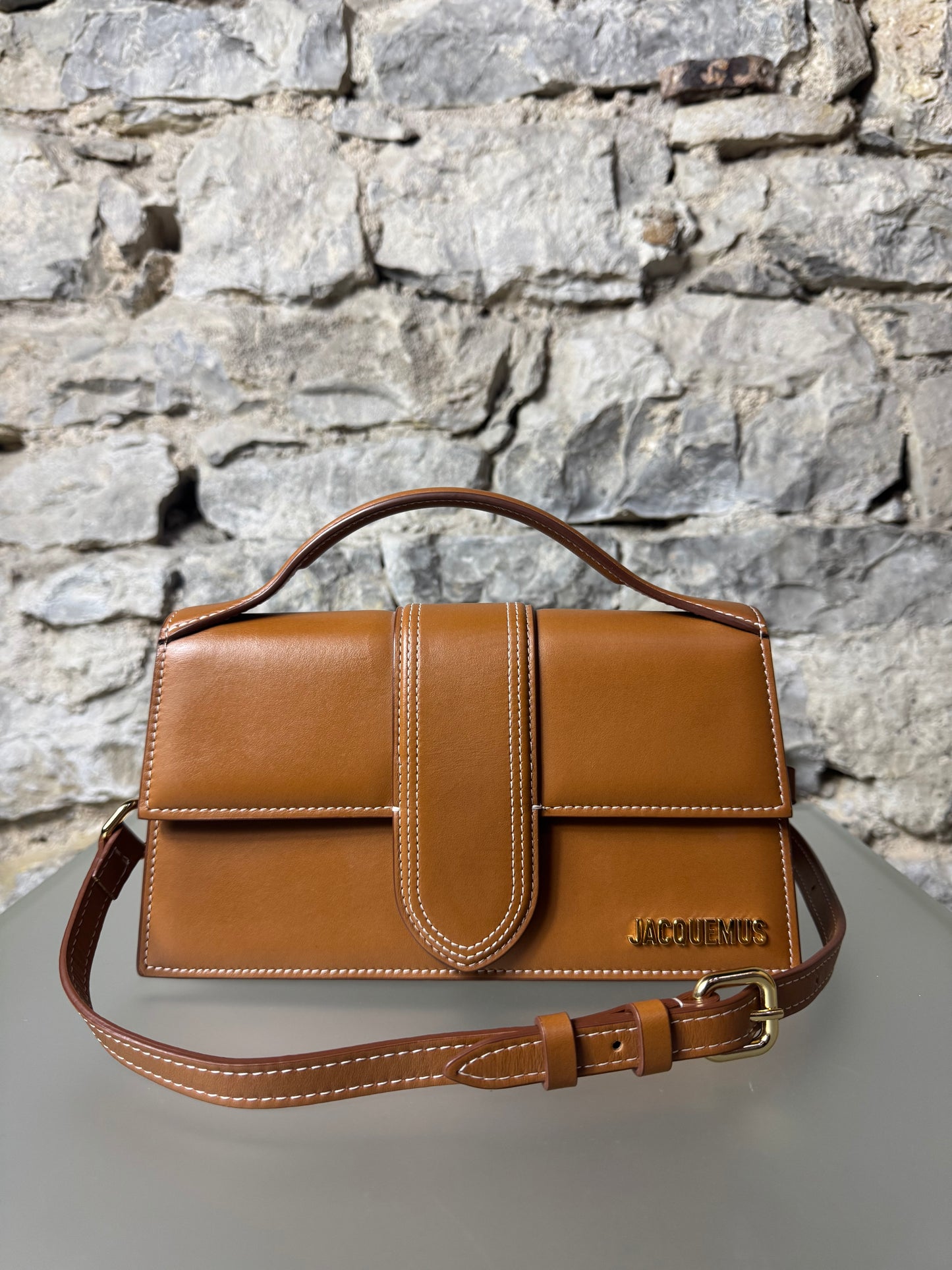 Jacquemus Le Bambino – Braun