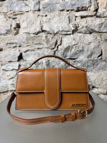 Jacquemus Le Bambino – Braun