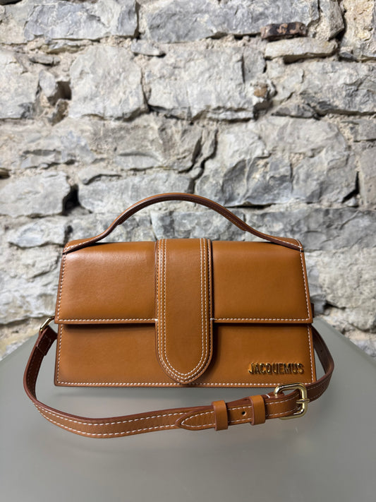 Jacquemus Le Bambino – Braun