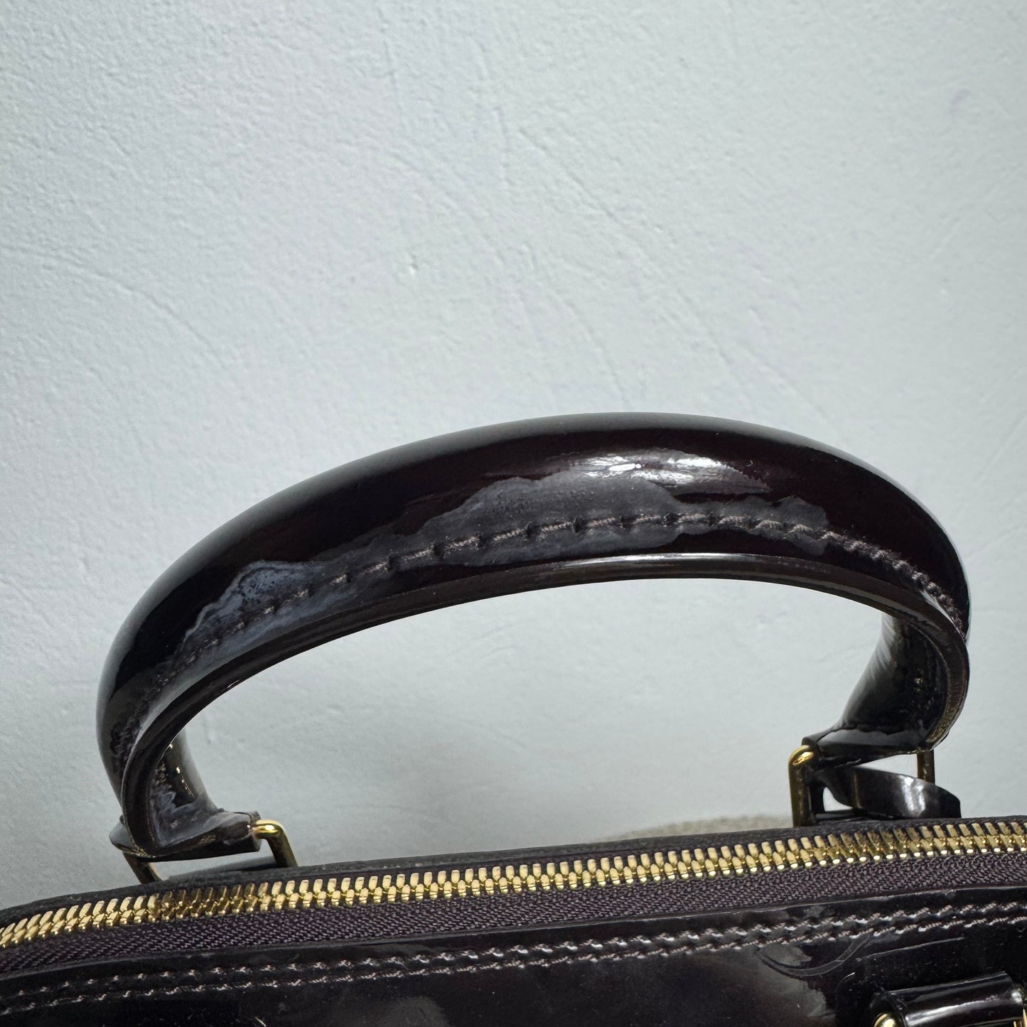 Louis Vuitton Alma MM – Vernis Bordeaux