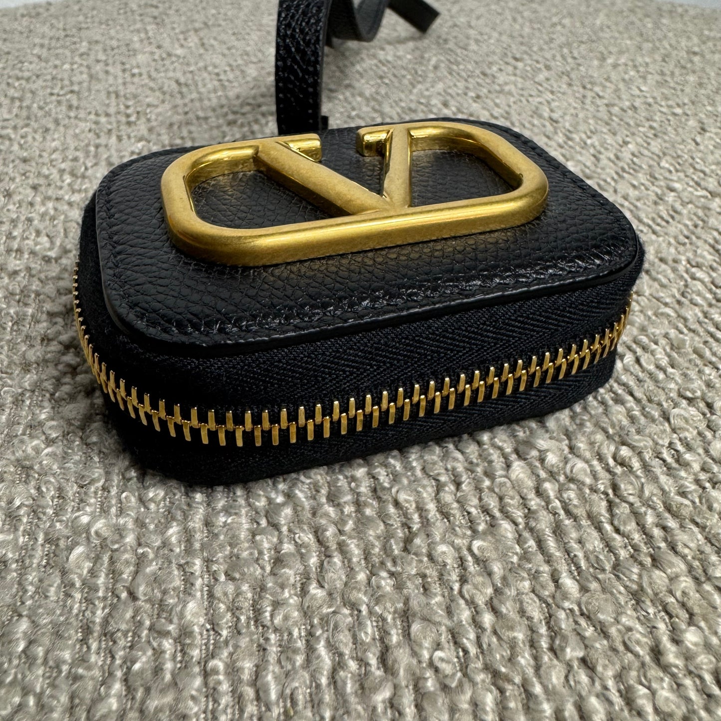 Valentino Garavani VLogo AirPods Case – Leather