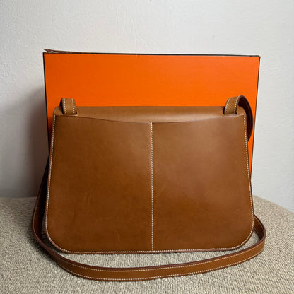 Hermès Halzan 31 Gold Leder