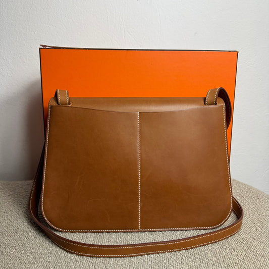 Hermès Halzan 31 Gold Leder