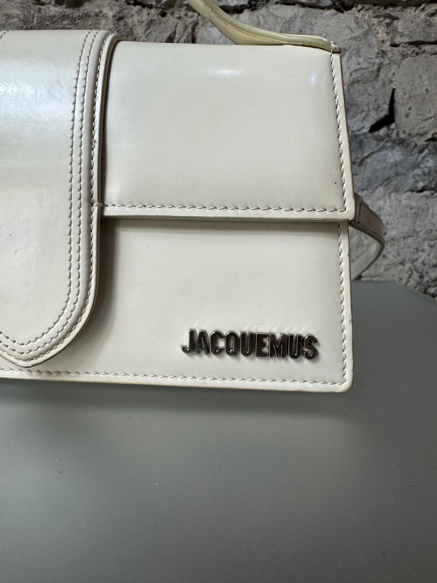 Jacquemus Le Bambino – Lackleder Weiß