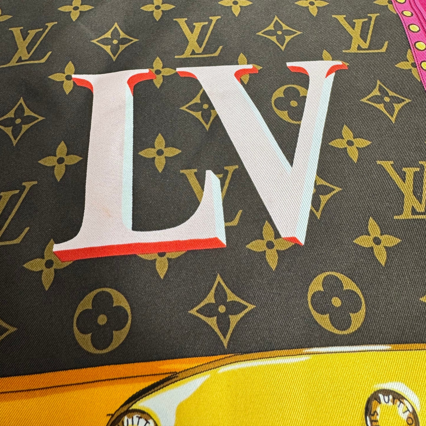 Louis Vuitton Seidentuch Monogram Trunk Design