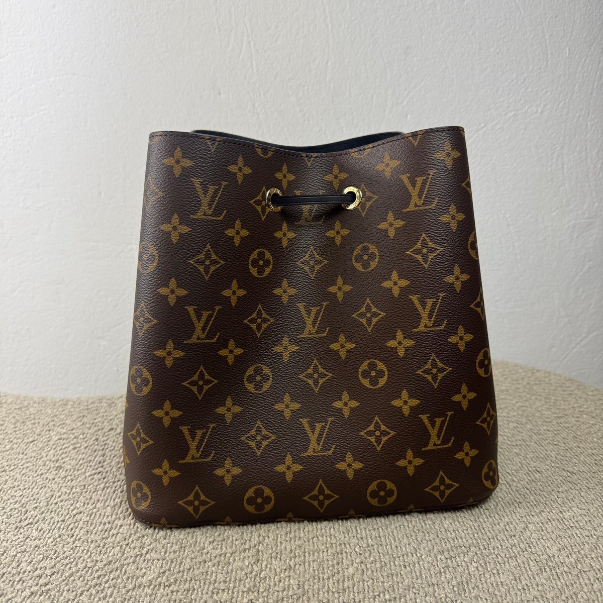 Louis Vuitton NéoNoé – Monogram Canvas / Schwarz