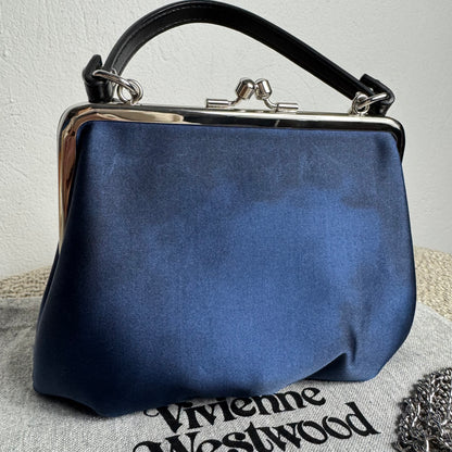 Vivienne Westwood Granny Frame Purse Blau
