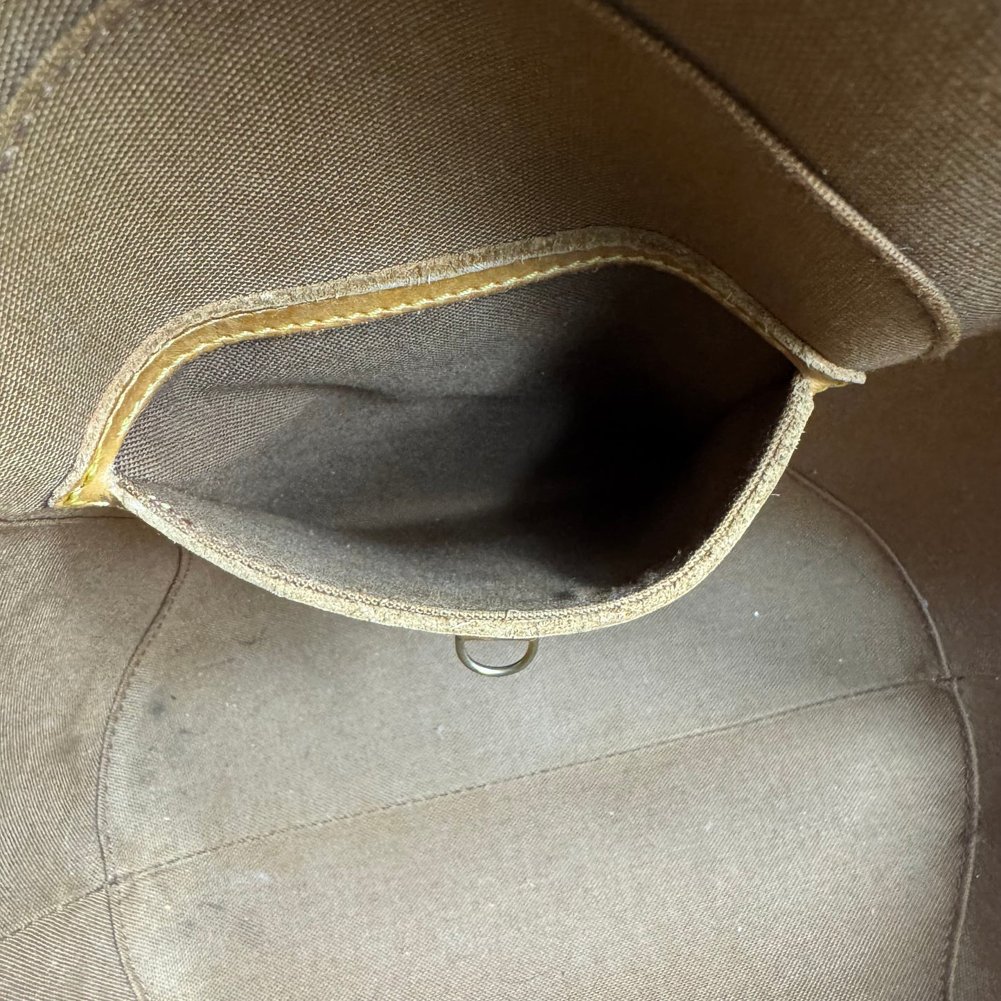 Louis Vuitton Ellipse MM – Monogram Canvas