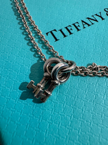 Tiffany & Co Armband mit Love-Herzanhänger und Schlüssel in Silber