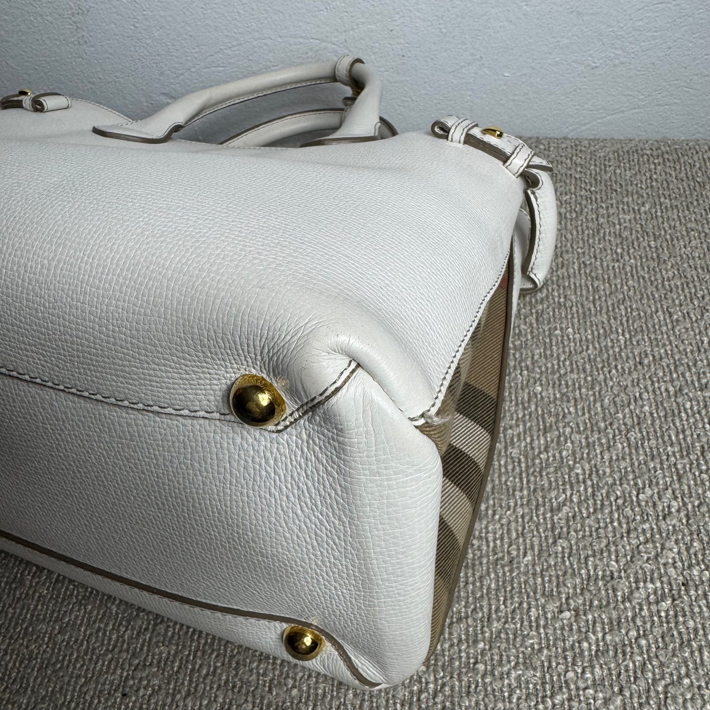 Burberry Banner Bag Grainy Calfskin Weiß