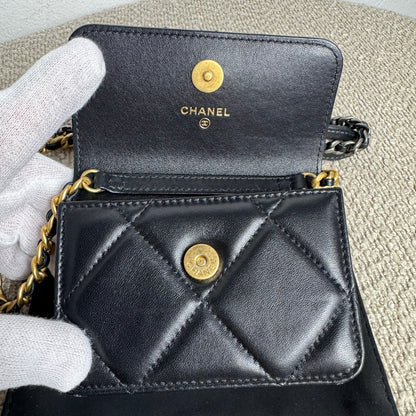 Chanel 19 Wallet on Chain