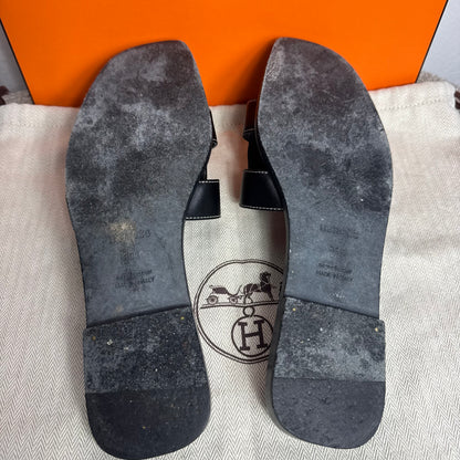 Hermès Oran Sandalen, schwarzes Kalbsleder Gr. 39,5