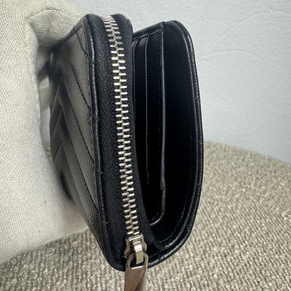 Saint Laurent Cassandre Matelassé Lederportemonnaie – Grain de Poudre