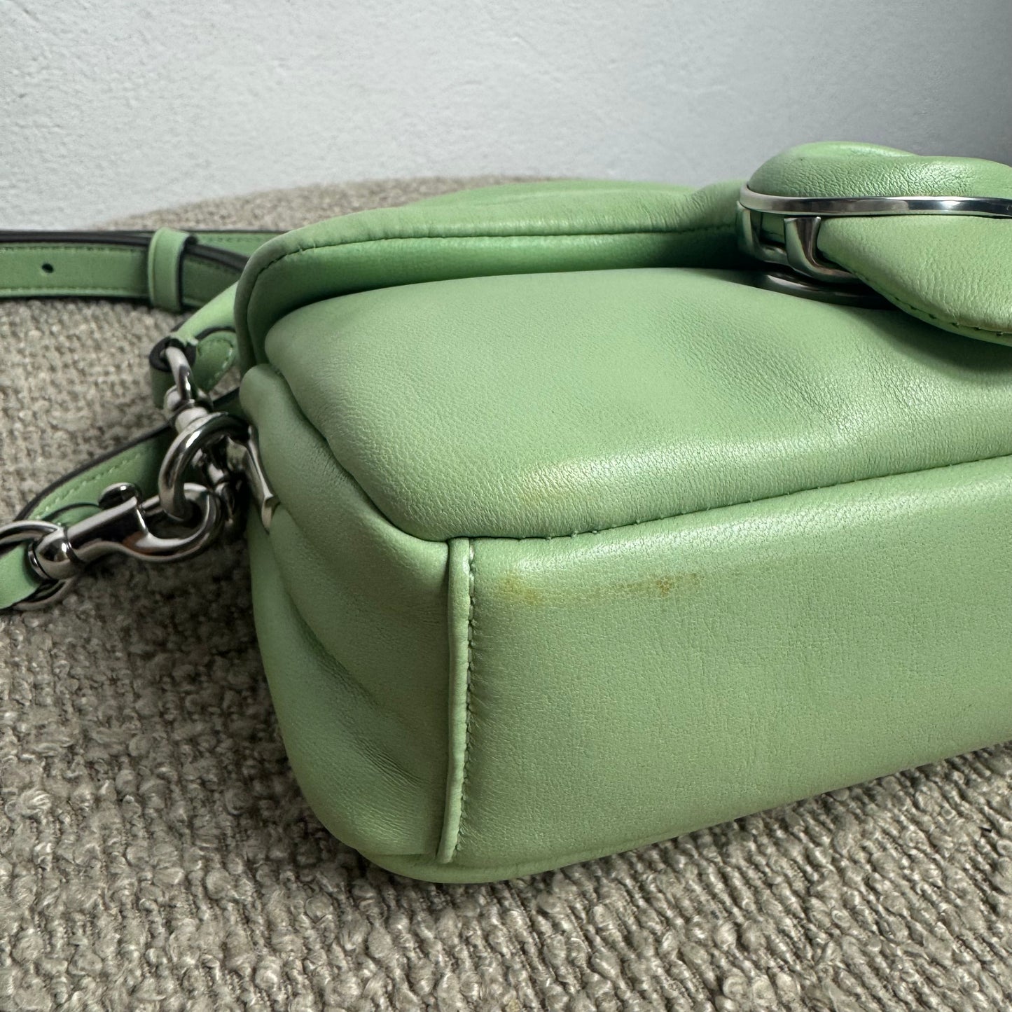 Coach Pillow Tabby 18 Leder Grün