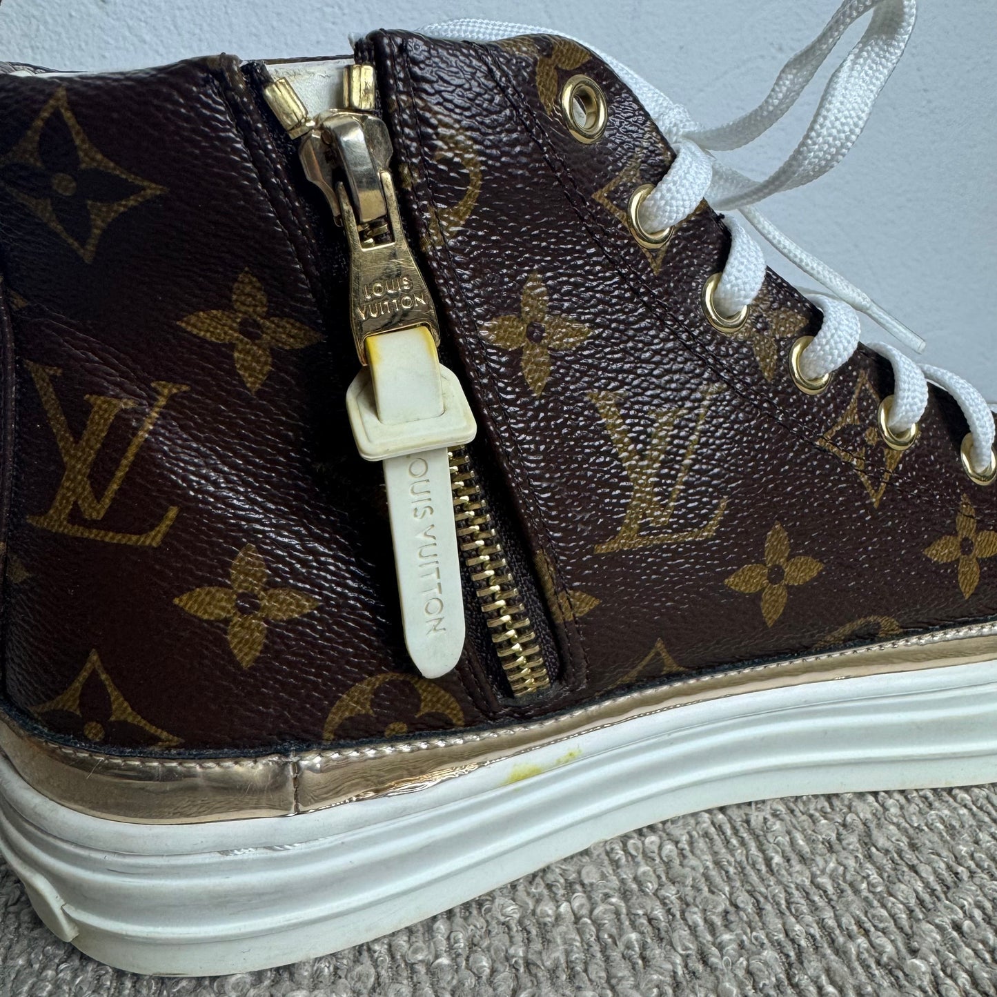 Louis Vuitton Stellar High-Top Sneaker Monogram Canvas – Gr. 39