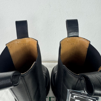 Bottega Veneta The Lug Chelsea Boots – Schwarzes Leder – Gr. 38