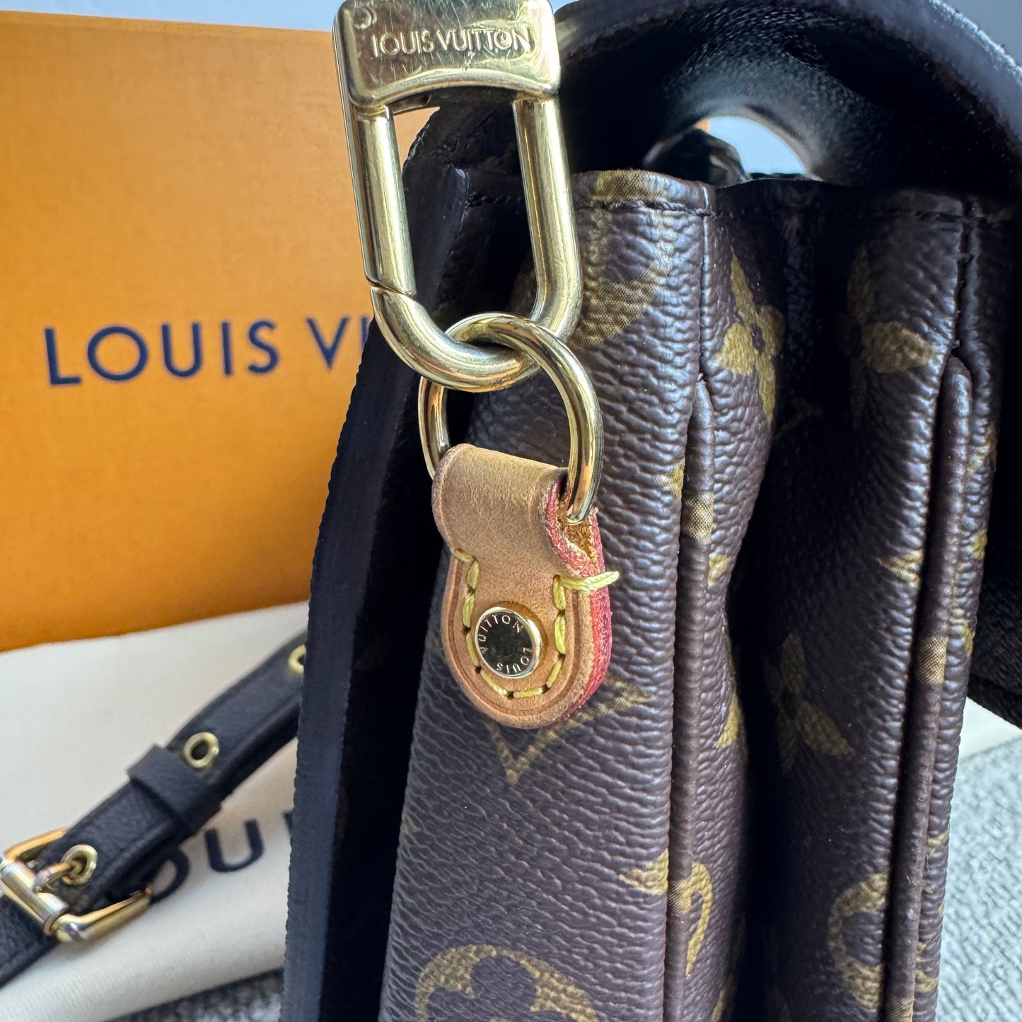 Louis Vuitton Pochette Métis Monogram