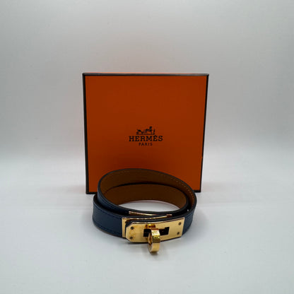 Hermès Kelly Double Tour Armband – Blau / Gold