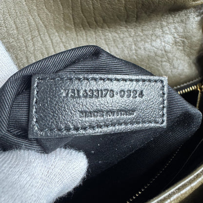 Yves Saint Laurent NIKI Medium aus genarbtem Lammleder