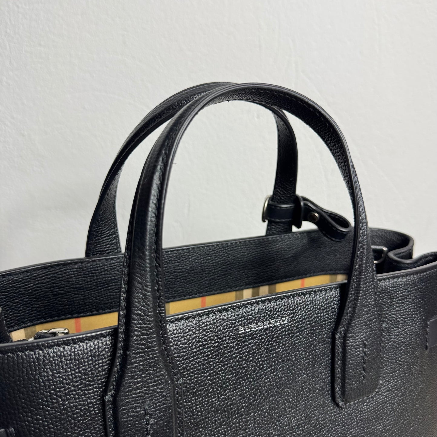 Burberry Banner Bag Grainy Calfskin Schwarz