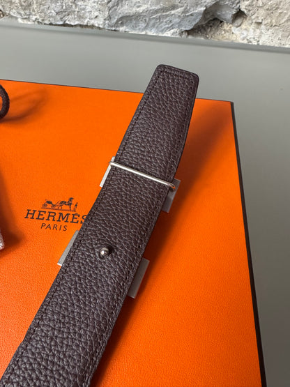 Hermès Wendegürtel – Dunkelbraun/Schwarz mit silberfarbener H-Schnalle