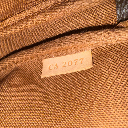 Louis Vuitton Pochette Accessoires Monogram inkl. langem Leder-Schulterriemen