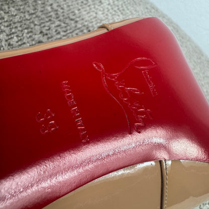 Christian Louboutin Shelley Pumps Nude Lackleder – Größe 39