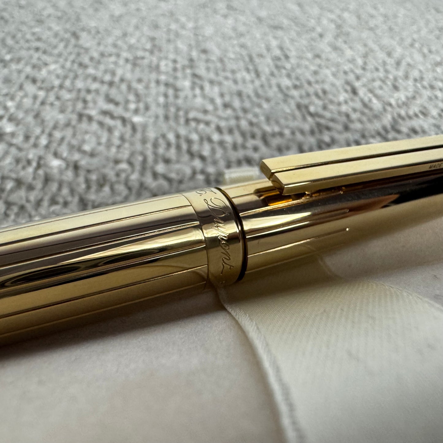 S.T. Dupont Ellipsis Gold-Finish Kugelschreiber