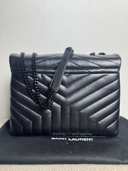 Yves Saint Laurent Loulou Medium – Schwarz mit schwarzer Hardware
