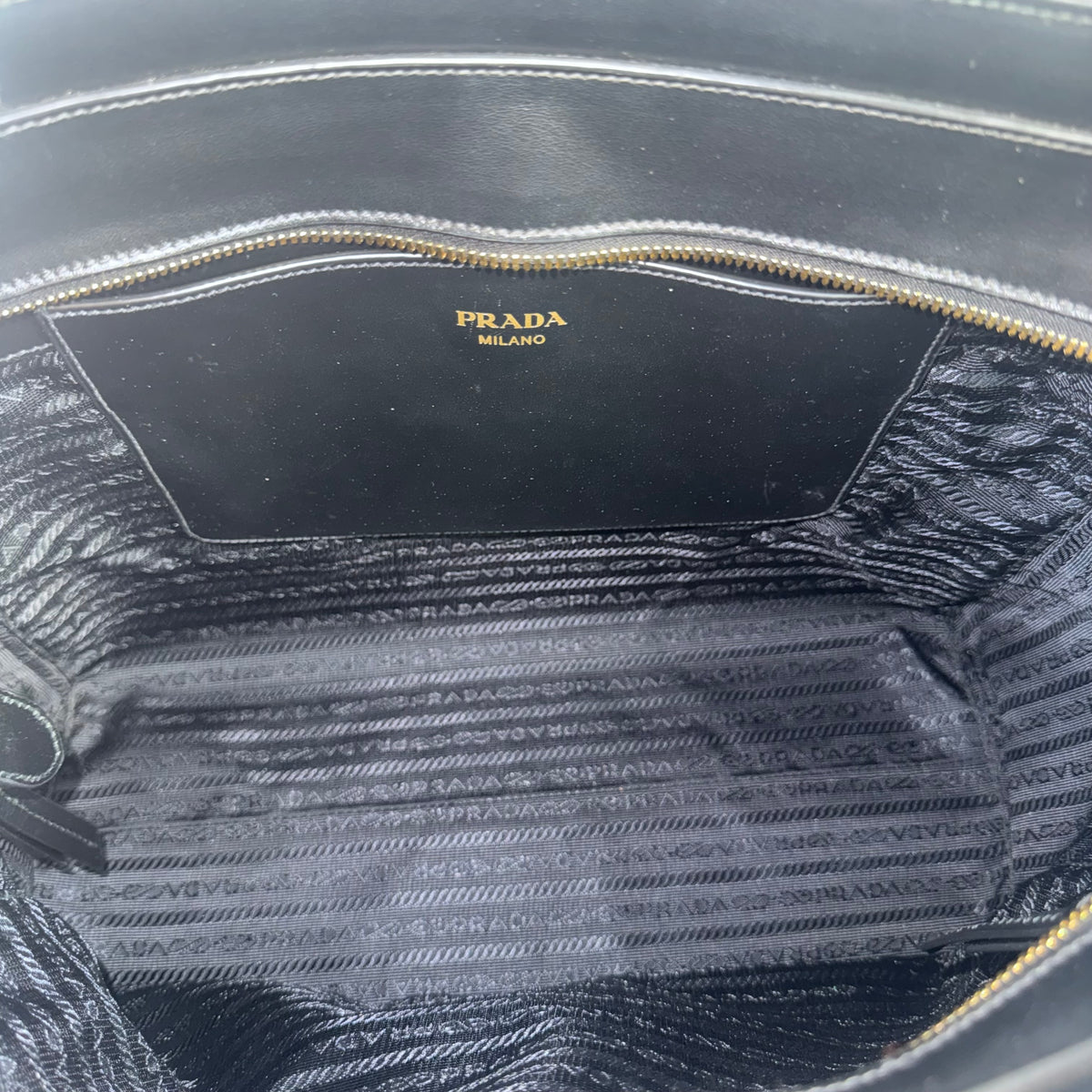 Prada Saffiano Shopper – Schwarz