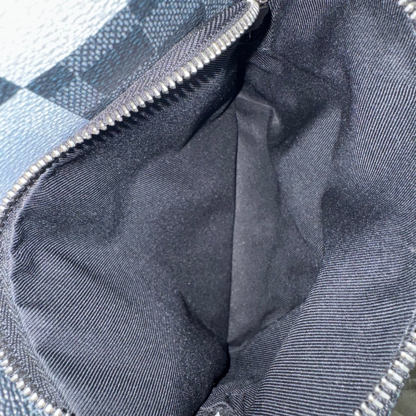 Louis Vuitton Avenue Sling Bag – Damier Graphite Giant