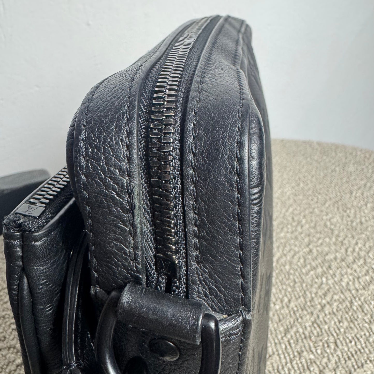 Louis Vuitton Trio Messenger Monogram Shadow Leder