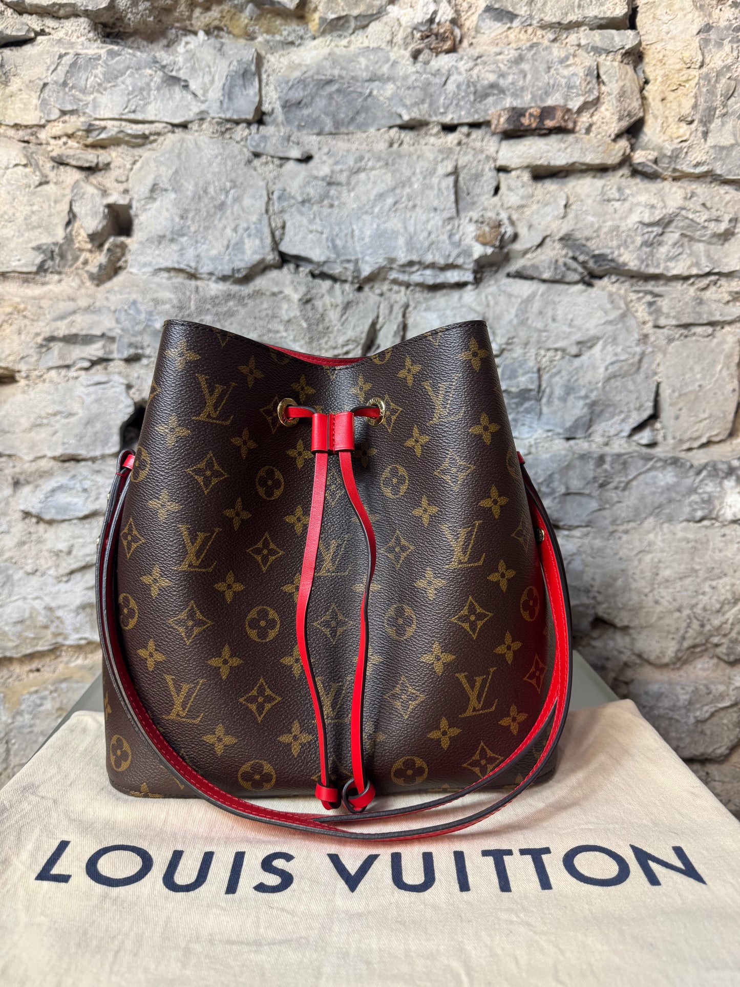 Louis Vuitton Néo Noé – Rot