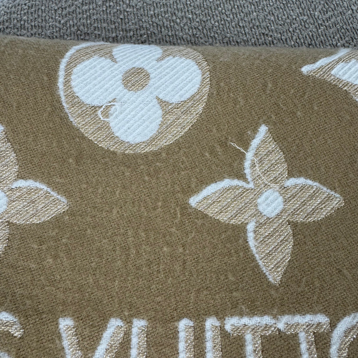 Louis Vuitton Reykjavik Schal – Monogram