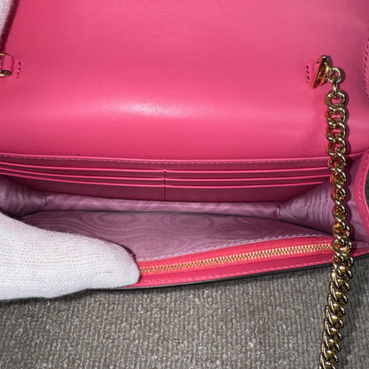 Gucci GG Matelassé Chain Wallet – Pink