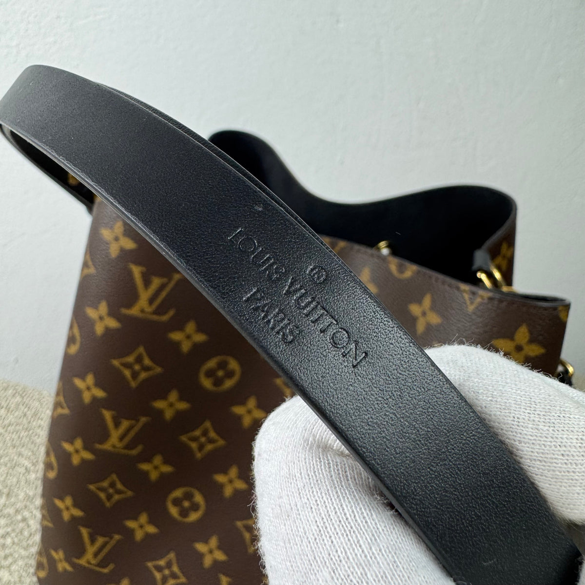Louis Vuitton NéoNoé – Monogram Canvas / Schwarz