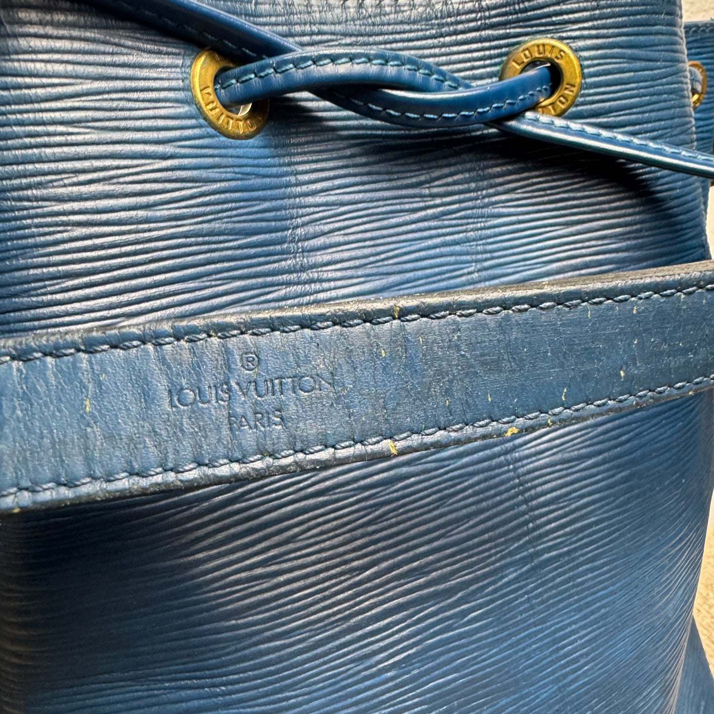 Louis Vuitton Sac Noé Petit – Cuir Épi Bleu