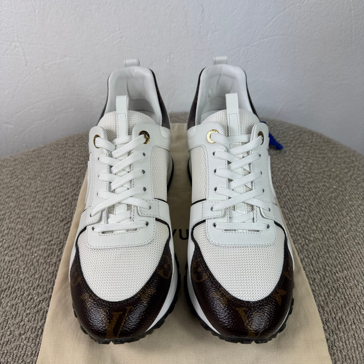 Louis Vuitton Run Away Sneaker – Weiß / Monogram – Größe 38,5