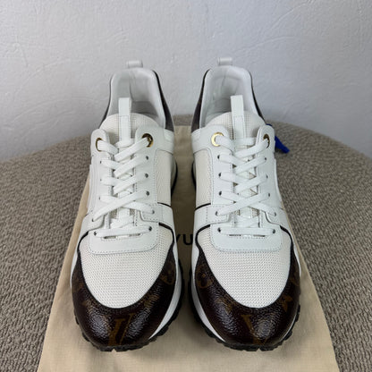 Louis Vuitton Run Away Sneaker – Weiß / Monogram – Größe 38,5