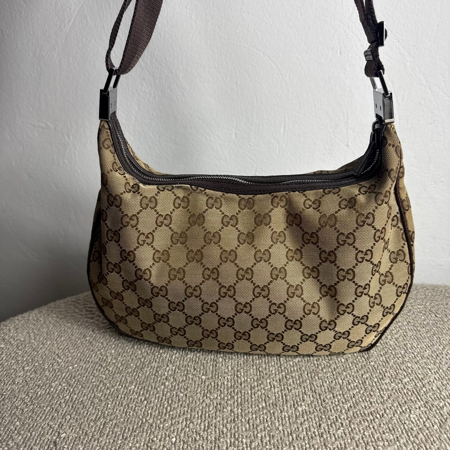 Gucci GG Canvas Hobo Schultertasche – Braun