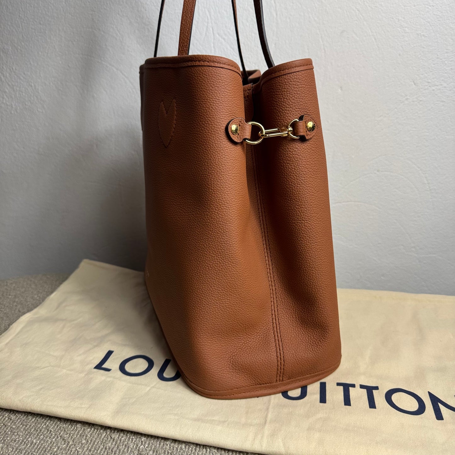 Louis Vuitton Neverfull Inside Out MM – Tan
