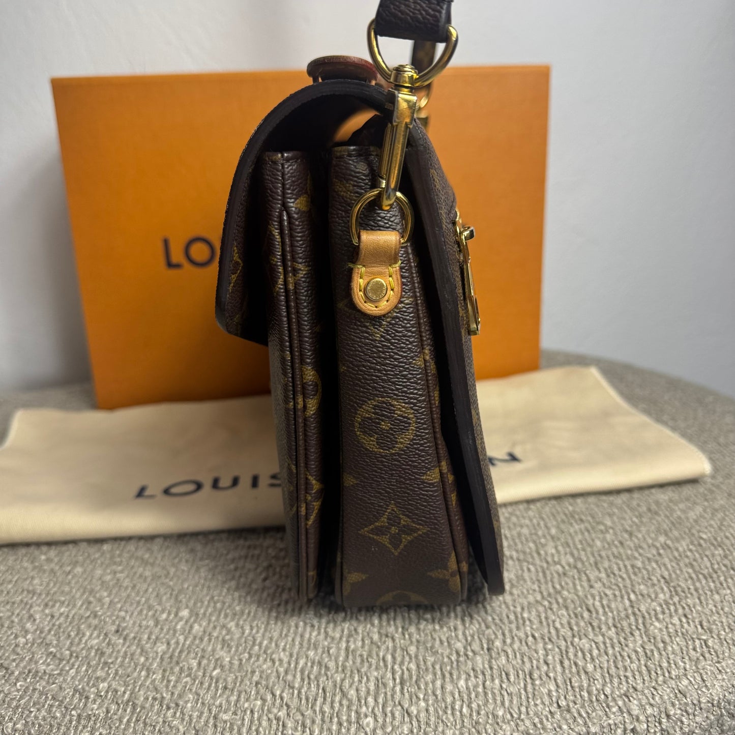 Louis Vuitton Pochette Métis Monogram