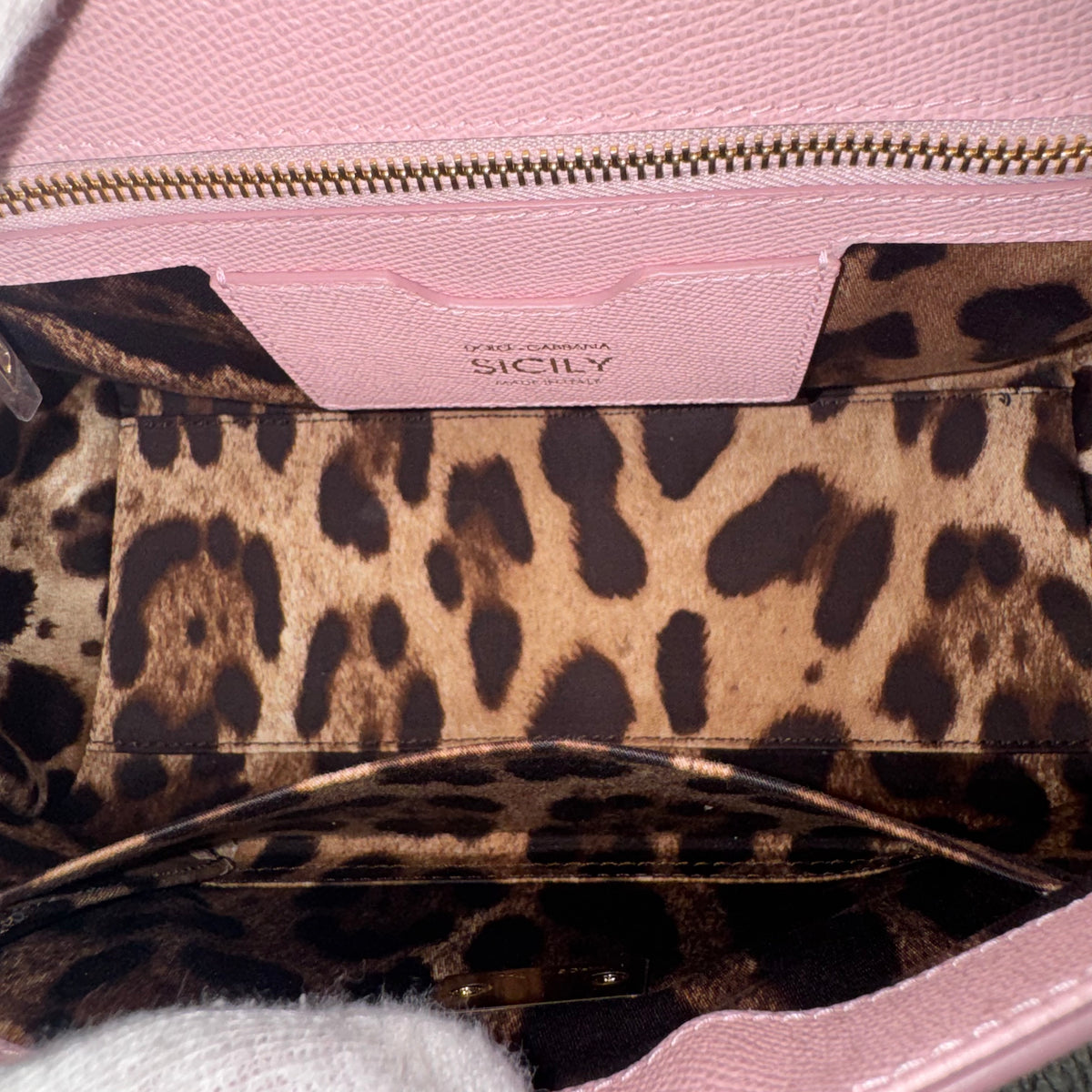 Dolce & Gabbana Sicily Medium – Rosa