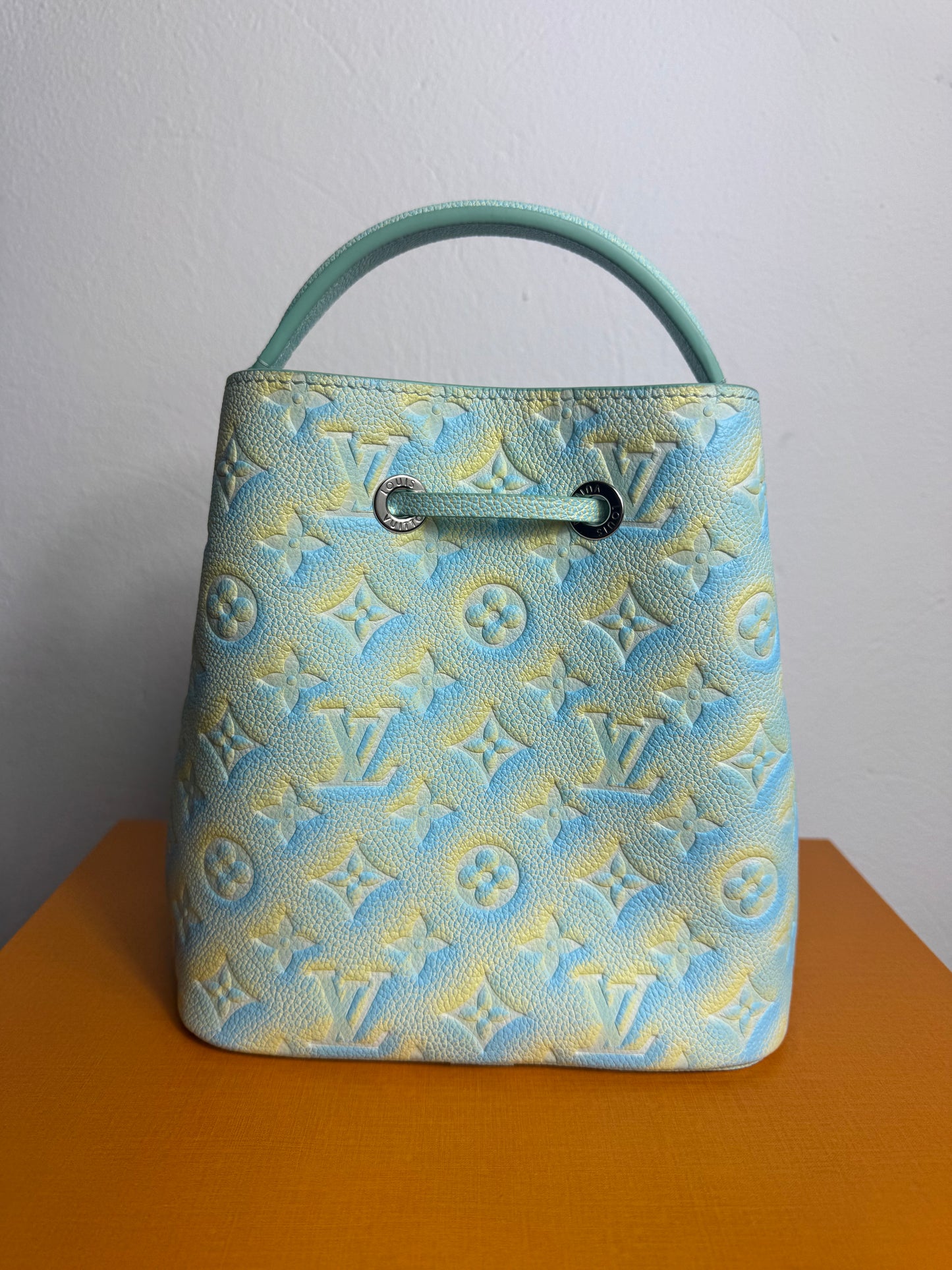 Louis Vuitton Néonoé BB – Monogram Empreinte „Summer Stardust“